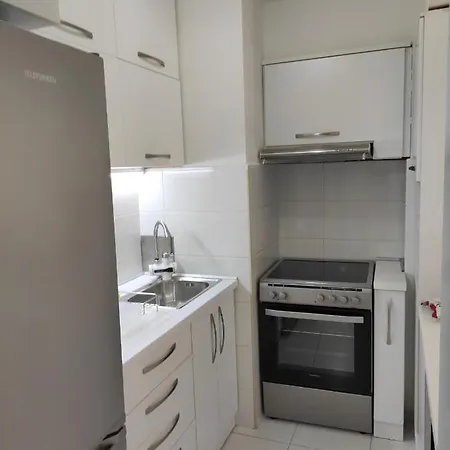 Apartment Feels Like 3 *